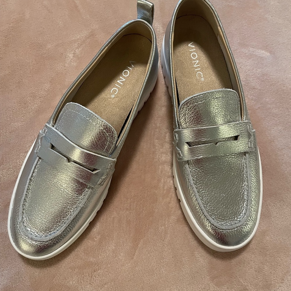 Vionic Silver Flats with Metallic Sheen - Picture 3 of 4